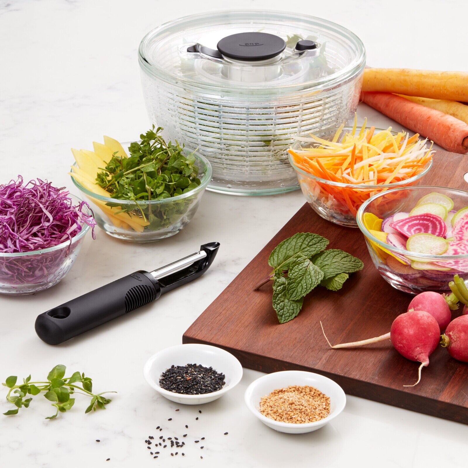 OXO Good Grips® Salat- und Kräuterschleuder 4.0 Einhand Bedienung Sieb Schleuder