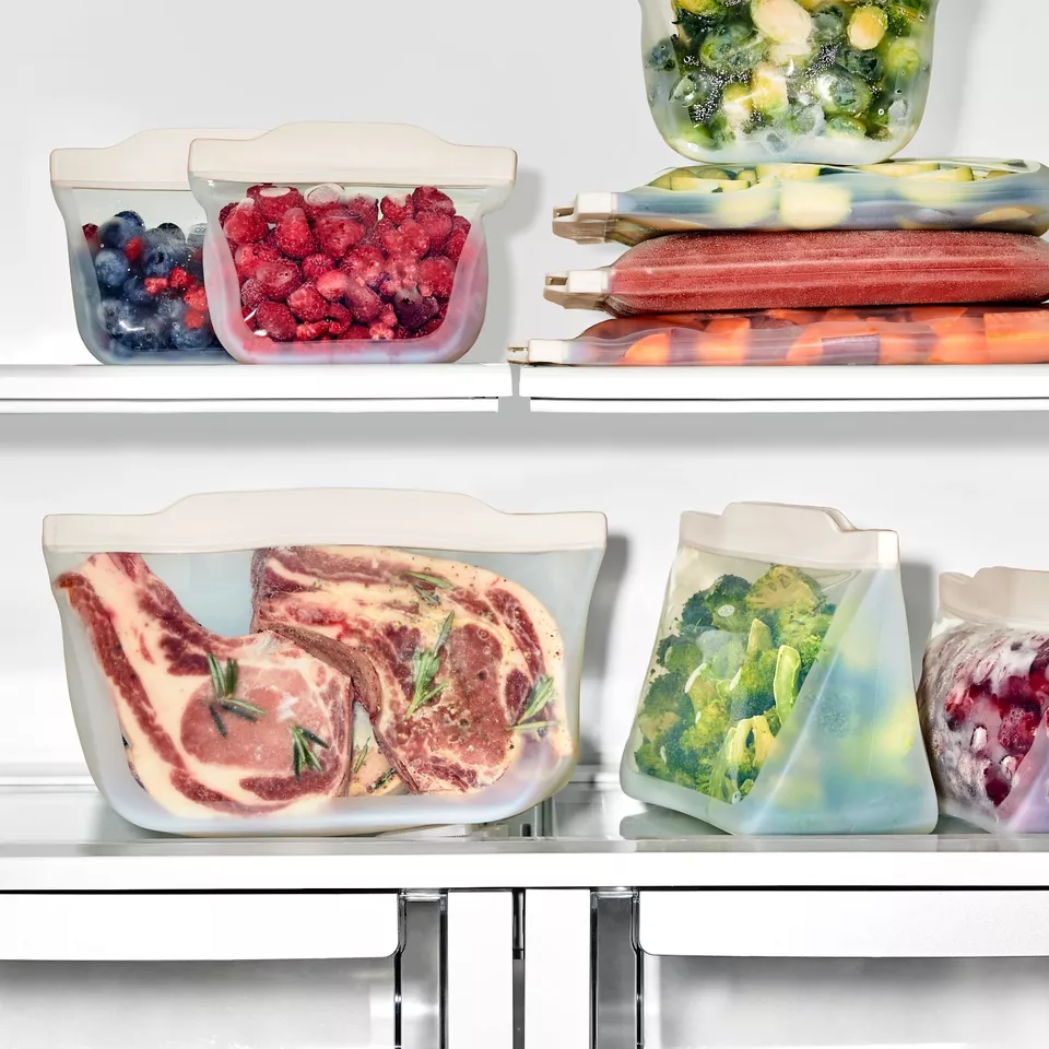 OXO Good Grips® Wiederverwebendbarer Behälter aus Silikon